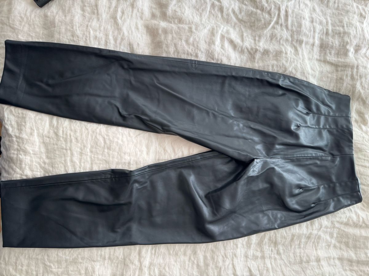 Zara Pantaloni: Leder Optik Hose Zara, Gr. M – Usato da Rümlang venduto da selina_koenig 3