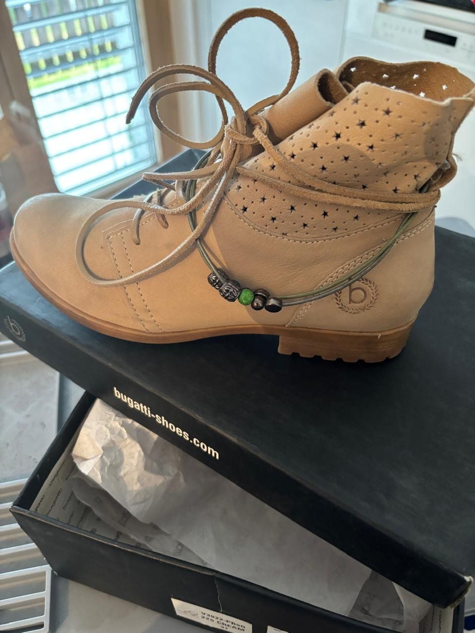 Scarpe da donna: Bugatti Damen Boots, Gr. 37, Farbton: Cream / Weizen – Usato da Ruggell venduto da mar_kl2n 3