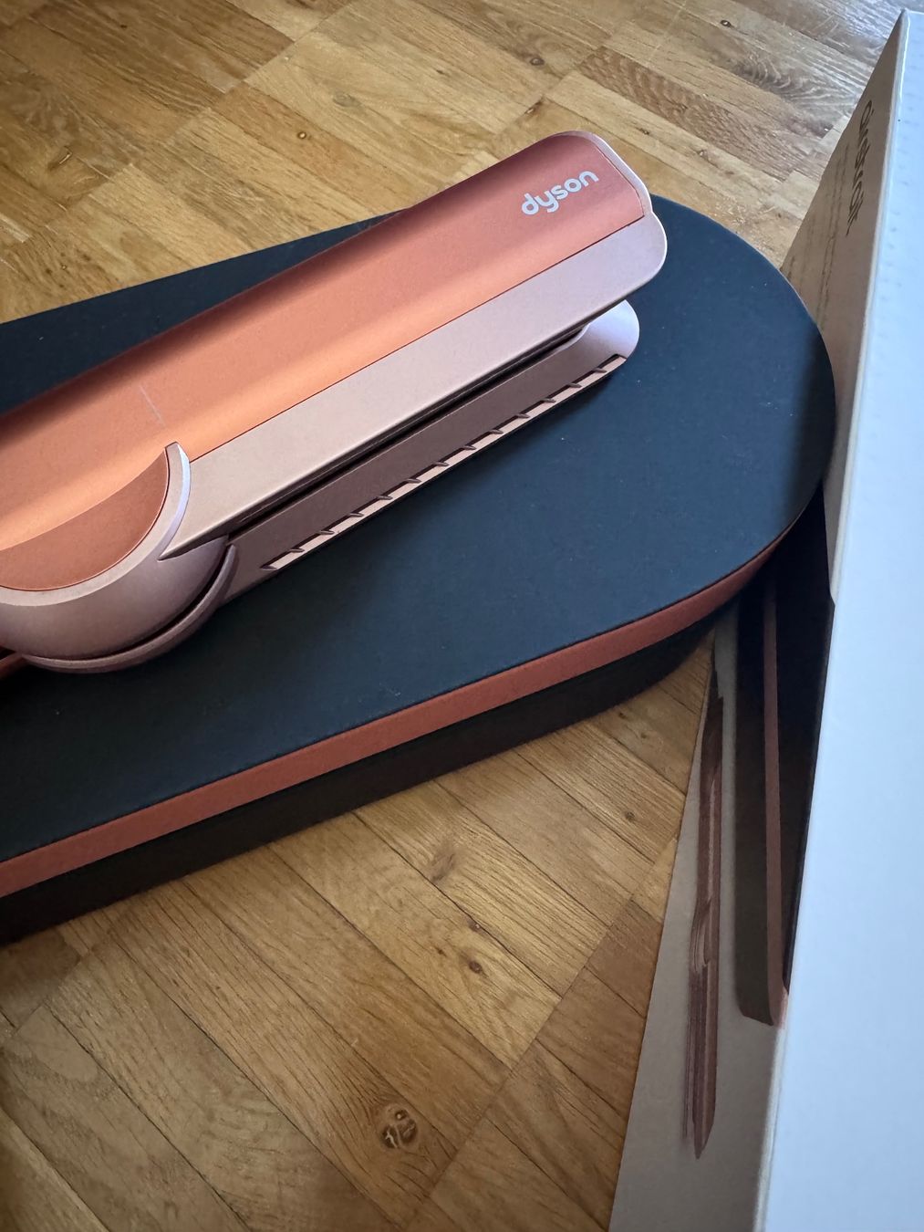 Dyson Asciugacapelli: Dyson Airstrait, neuwertig, Special Edition – Nuovo (secondo la descrizione) da Nürensdorf venduto da 2ND_STORY 2