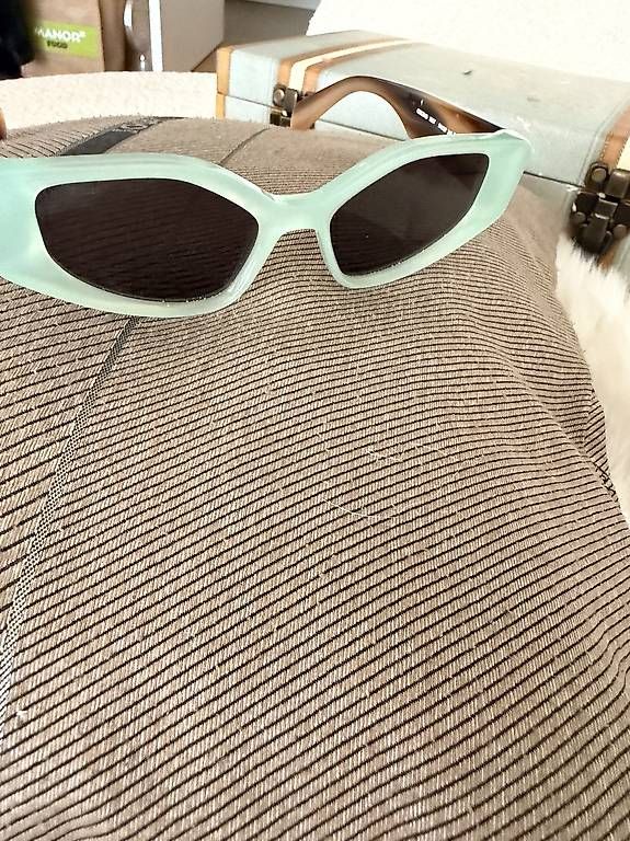 Occhiali & Lenti: Off-White Sonnenbrille – Nuovo e nell'imballaggio originale da Basel venduto da Kikiross