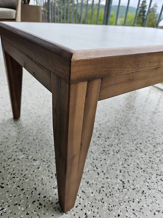 Tavoli: Table basse en acacia [neuve] – Usato da La Neuveville venduto da chr_kkh5 2
