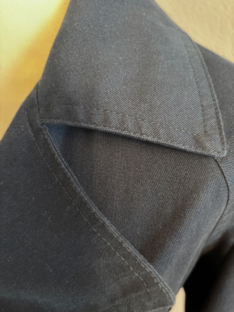 Cappotti: Trenchcoat Marine Blau  – Usato da Zürich venduto da mary_5ln5 2