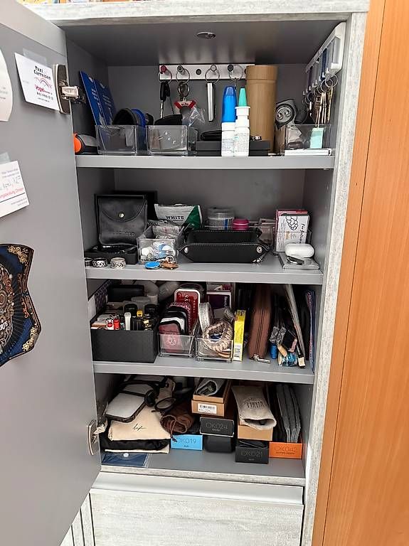 Armadi: Schuhschrank Einzelanvertigung vom Schreiner – Usato da Ebikon venduto da Bubich