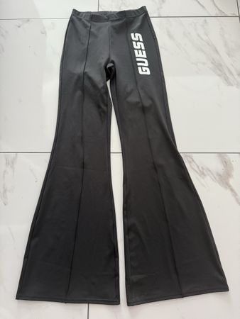Guess Schlaghose, schwarz, Gr. M, neuwertig & stylisch!