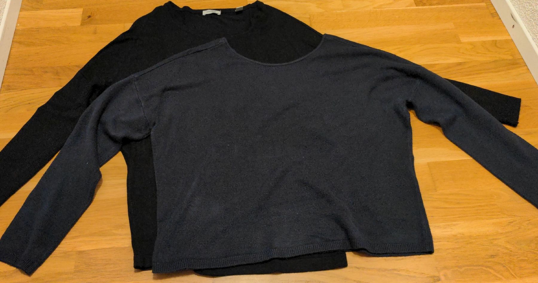 Maglioni & Felpe: Strickpullover Set, Grösse M, schwarz und dunkelblau Spitze – Usato da Sutz venduto da Rawypp 6