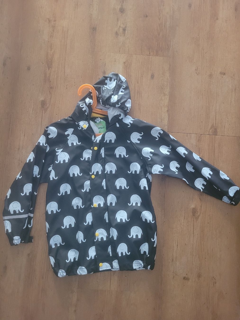 Vestes & Manteaux: regenjacke gr 130  – D'occasion à Schalunen par Sunneschiin09