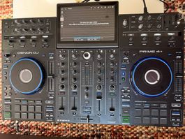 Denon DJ Prime 4+ mit Trage-/Schutztasche