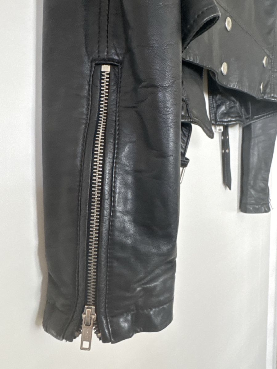 Vestes: Black Leather Jacket in XS – D'occasion à Lachen SZ par cvs_5g7c 6