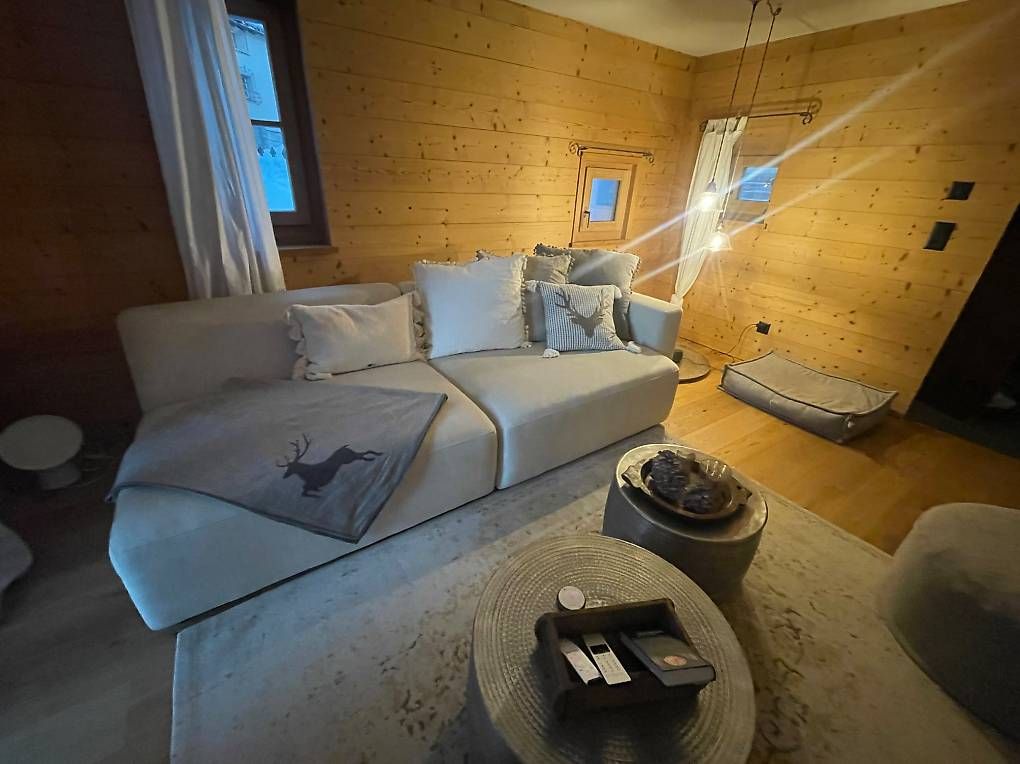 Sofas: Sofa aus Ferienwohnung – D'occasion à Remetschwil par 24.01.64 1