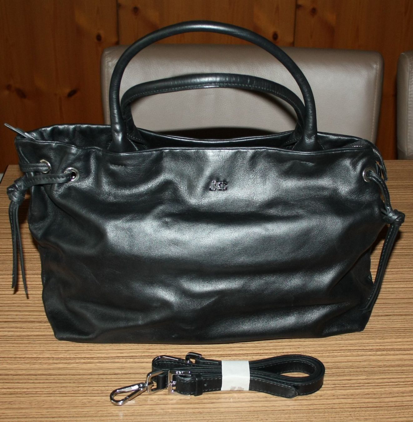 Borse da donna: Handtasche JACKY & CELIN schwarz – Usato da Flüelen venduto da DiversicumAccessoire 1