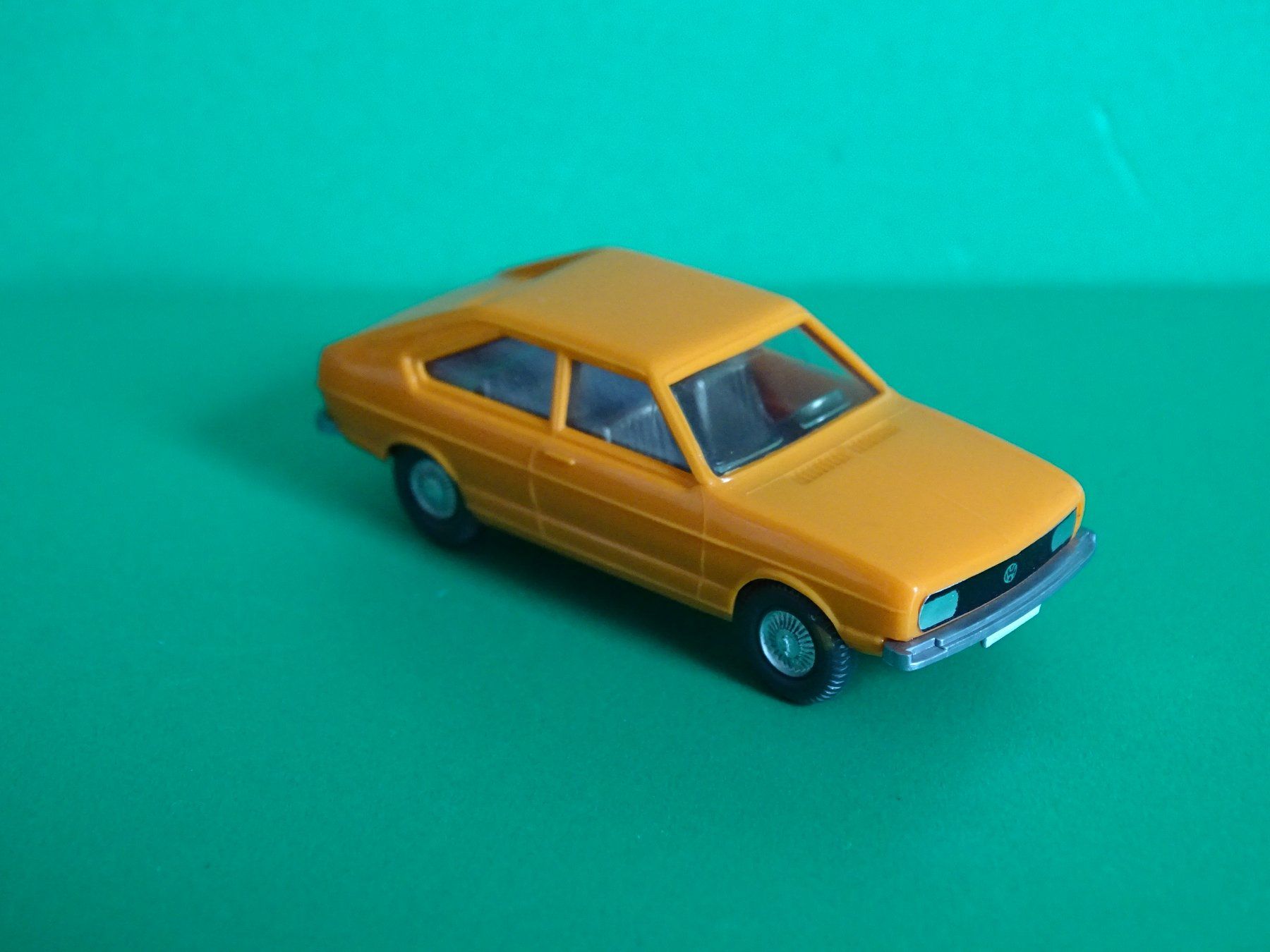 Wiking Modellini d'auto: VW Passat von Wiking 1/87 – Usato da Bretzwil venduto da Meex 1