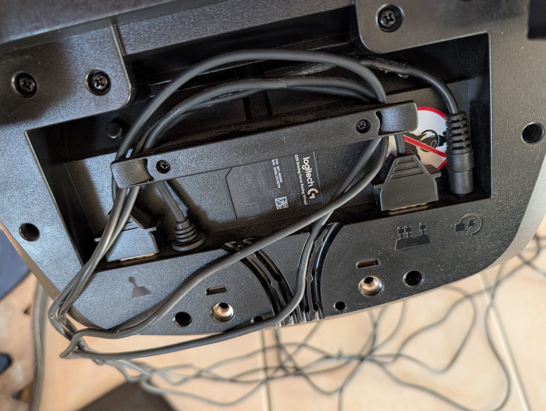 Logitech Manettes: Logitech G G29 Driving Force mit Schalthebel – D'occasion à Bonstetten par Schweikert 1