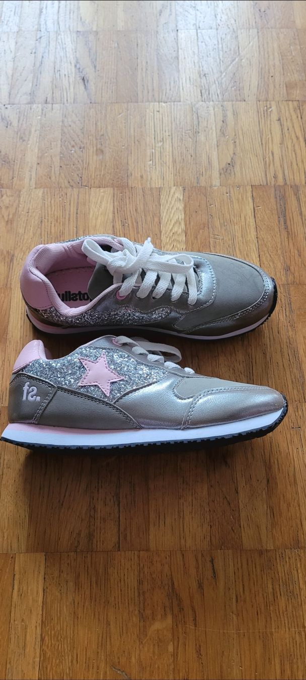 Scarpe per ragazze: Sneakers neu gr 32 neu fullstop – Nuovo e nell'imballaggio originale da Emmenbrücke venduto da gatasalvache 1