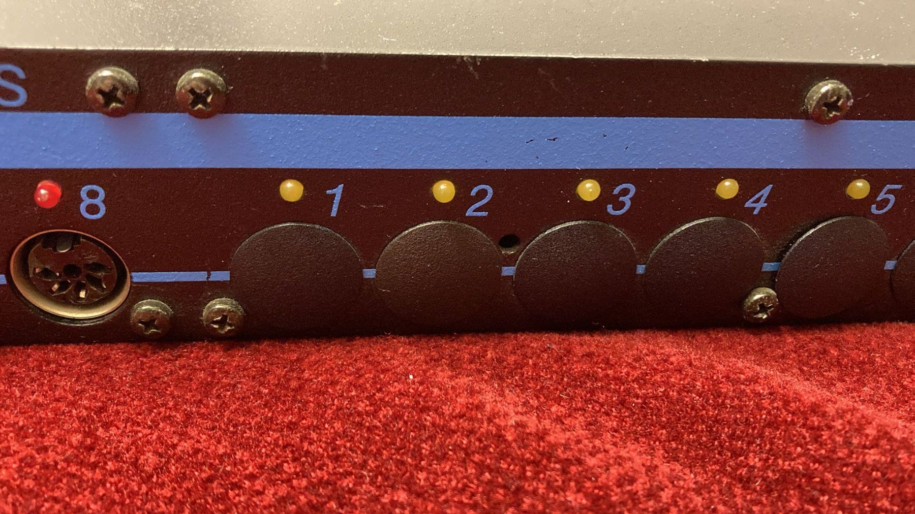 Strumenti musicali: Interface Friend-Chip SM'X 8.8 MIDI Patch Bay – Usato da Dietikon venduto da Rima57 3