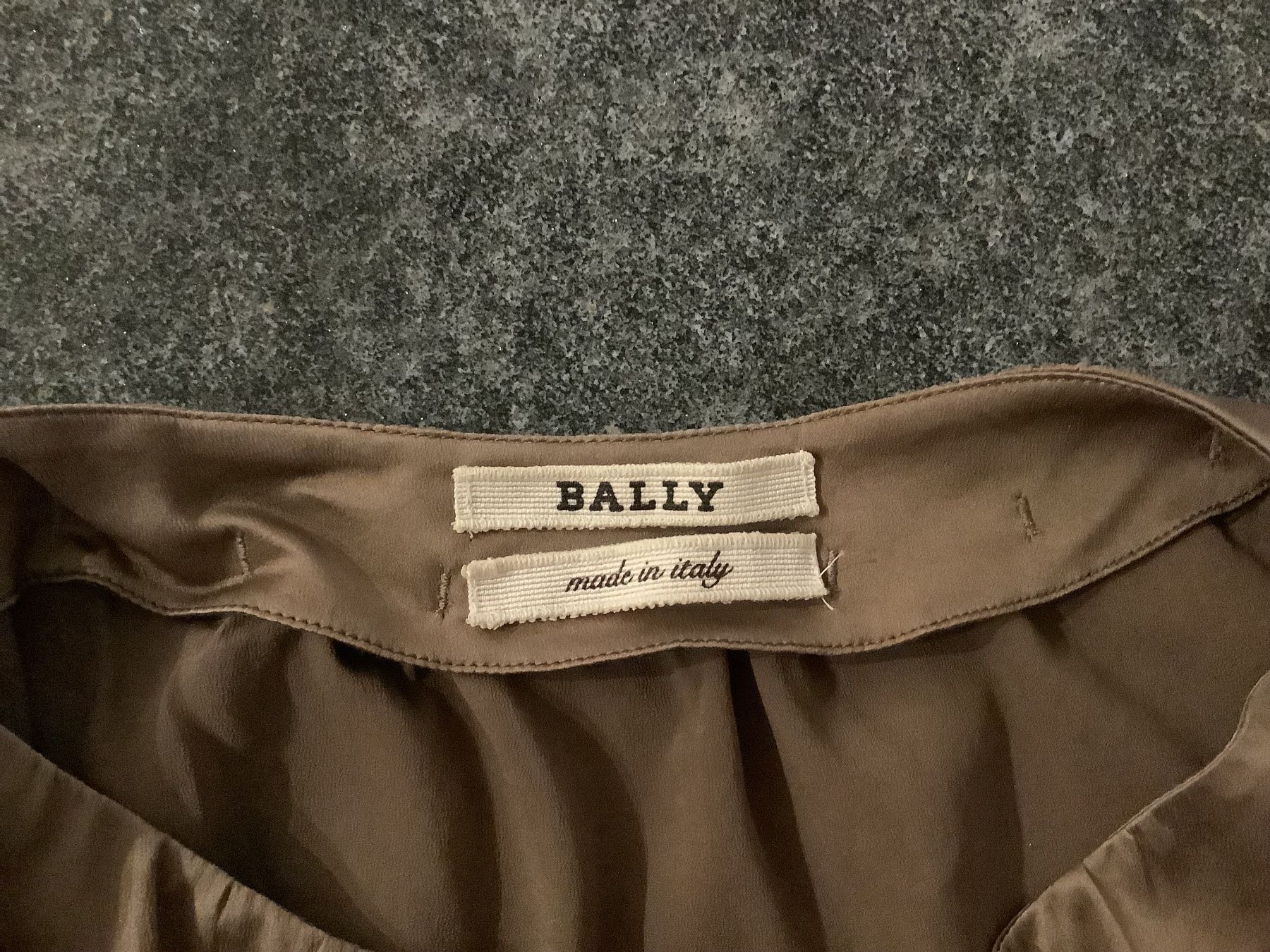 Bally Camicette: Bally Bluse Seide Grösse 38-40 – Usato da Alpnach Dorf venduto da ljusja 2