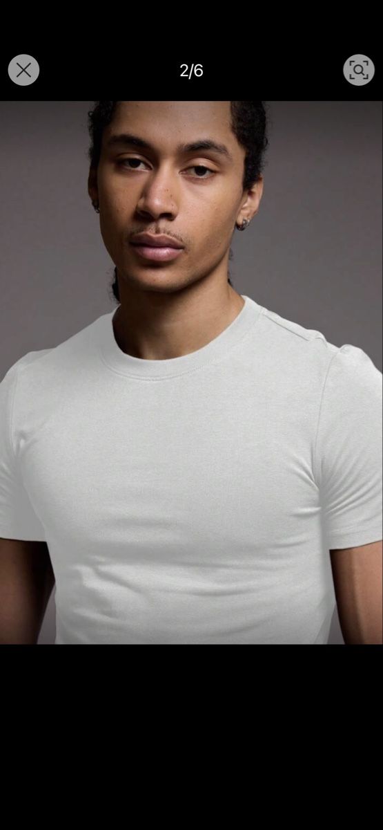 T-shirt: White slim-fit T-shirt – Nuovo (secondo la descrizione) da Bern venduto da yan_8bjz 1