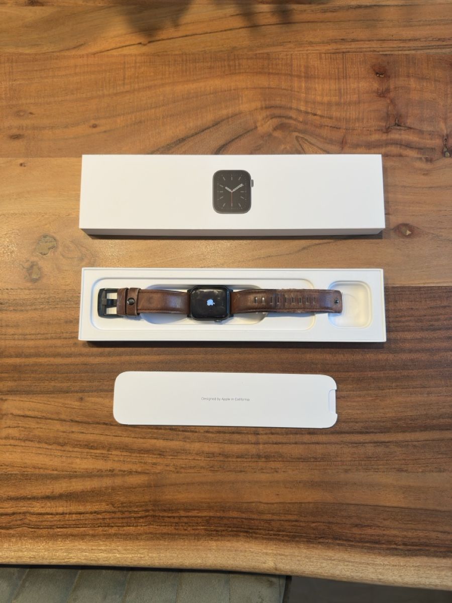 Apple Smartwatch: Apple Watch Series 6 with original box – Usato da Zürich venduto da fra_79kl 2
