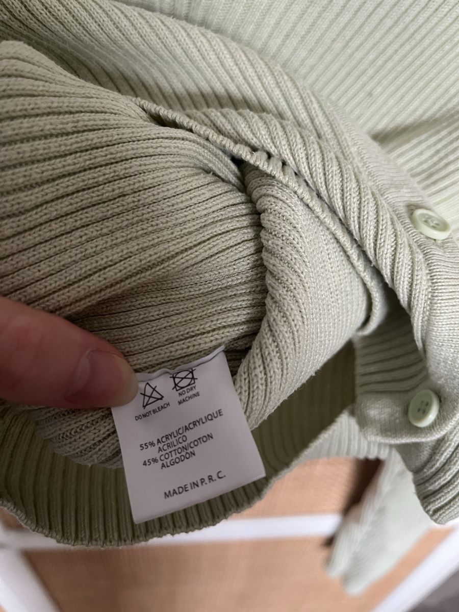 Brandy Melville T-shirt: Hellgrünes Oberteil von Brandy Melville – Usato da Zürich venduto da lou_q5l7 2