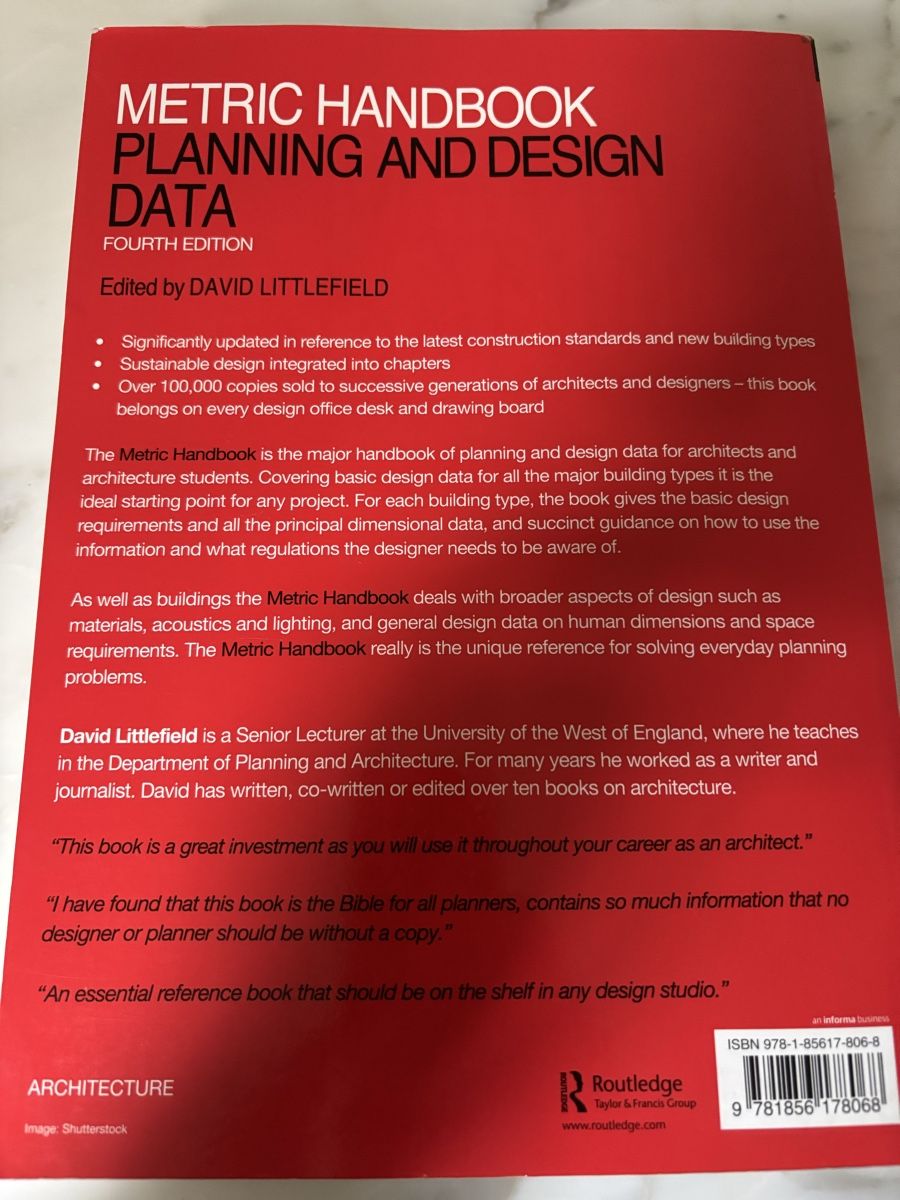 Libri: Metric Handbook, Planning and Design Data, Auflage 4 – Usato da Zürich venduto da Aapitz 1