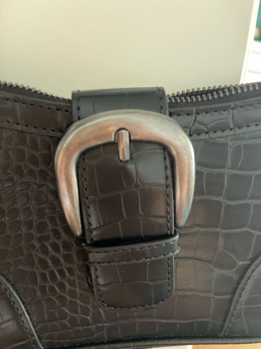 Urban Outfitters Taschen für Damen: Handtasche im Leder-Look – Neu (gemäss Beschreibung) aus Stetten SH von sel_sc6g 1