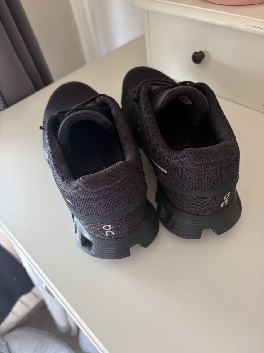 On Scarpe da donna: On Sneaker  – Usato da Basel venduto da Brunner.T 1