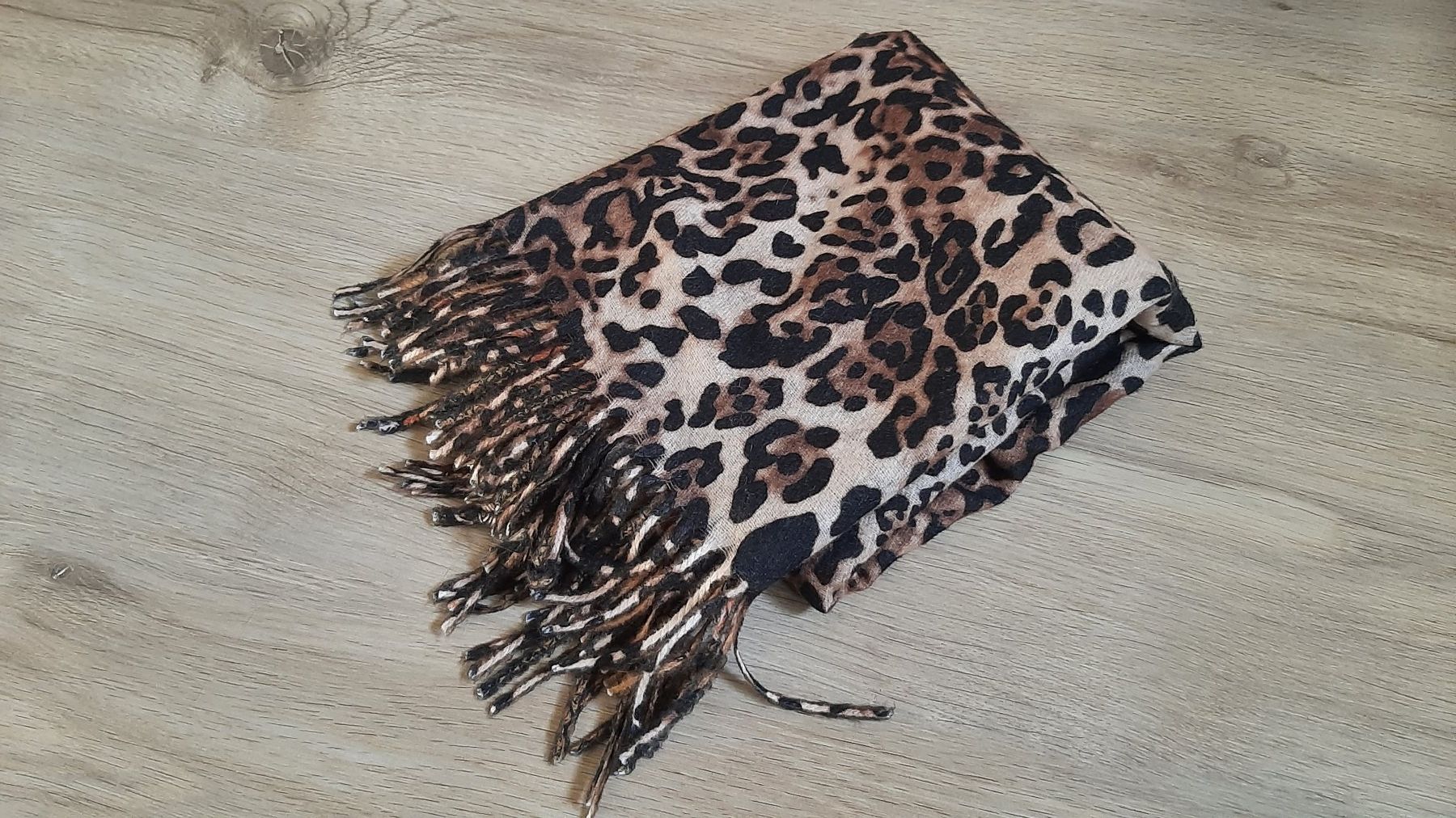 Foulard & Sciarpe: Écharpe léopard von Borno Vintage – Usato da Fribourg venduto da metalhands