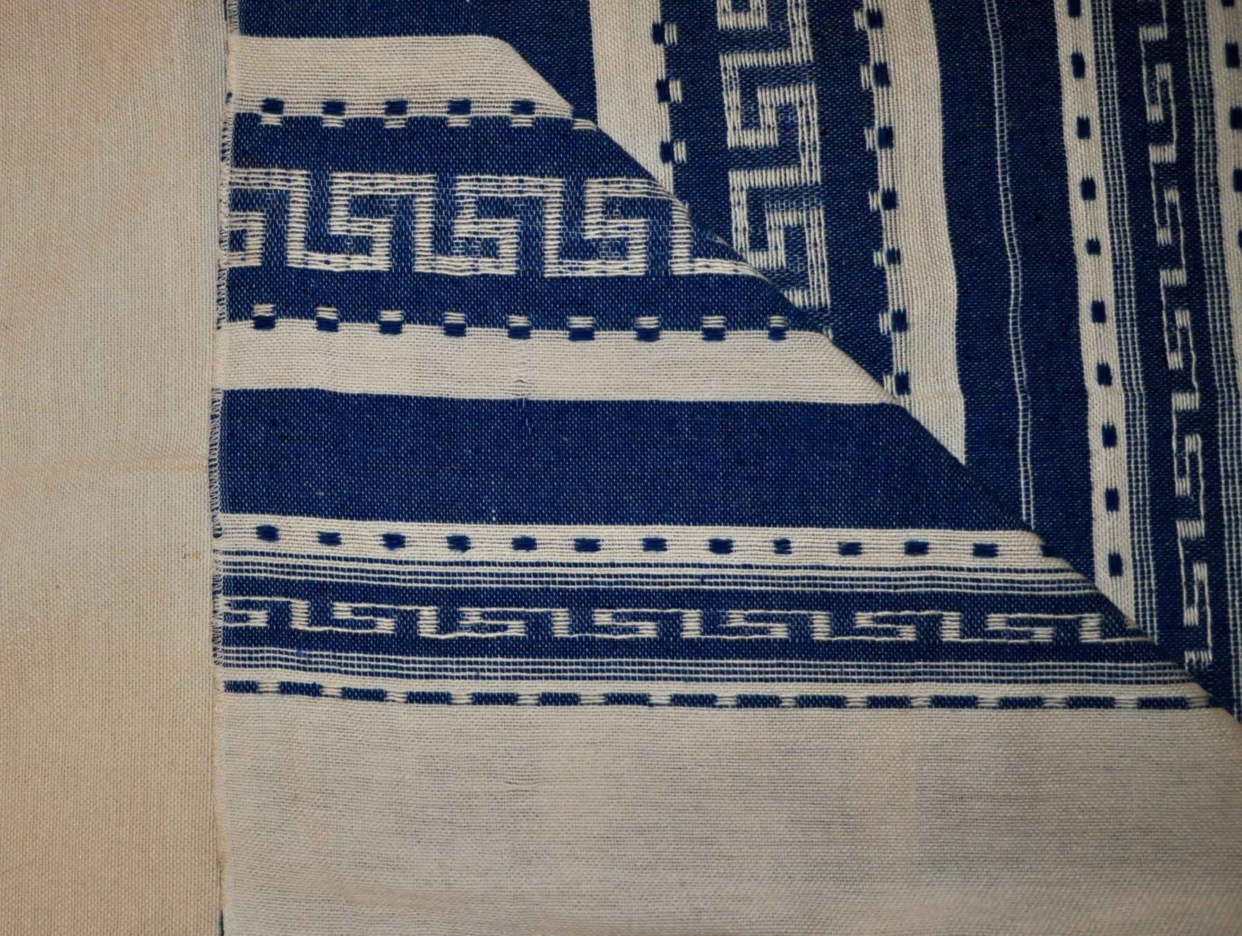Decken: Jolie couverture en lin blanc et bleue – Gebraucht aus morges von Kus.design 1