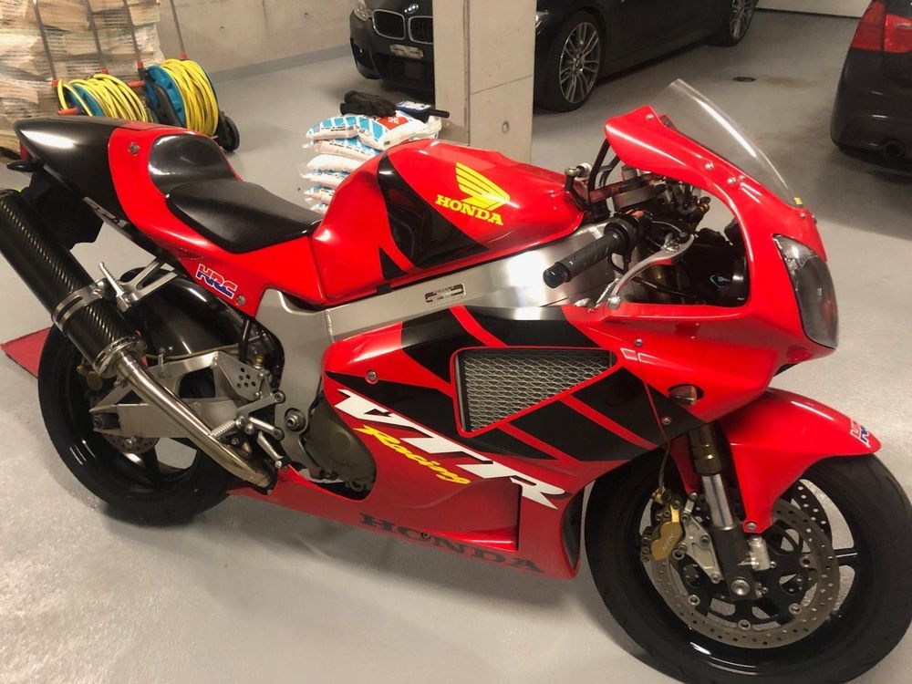 vtr1000 vs sv1000