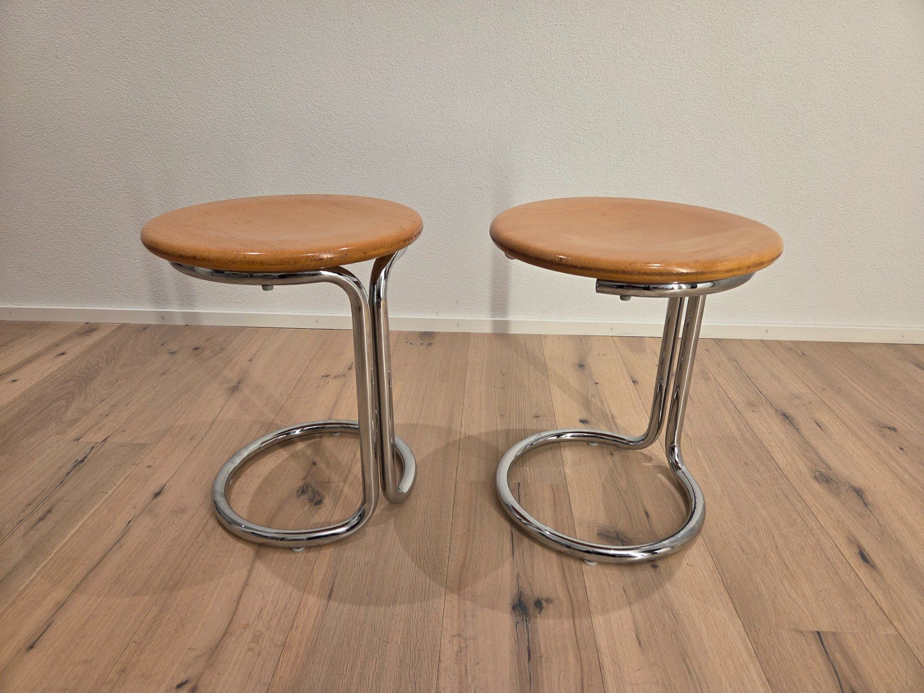 Sgabelli: Hocker Poly, Gian Franco Legler 80er – Usato da Gersau venduto da pd-design-and-art 2