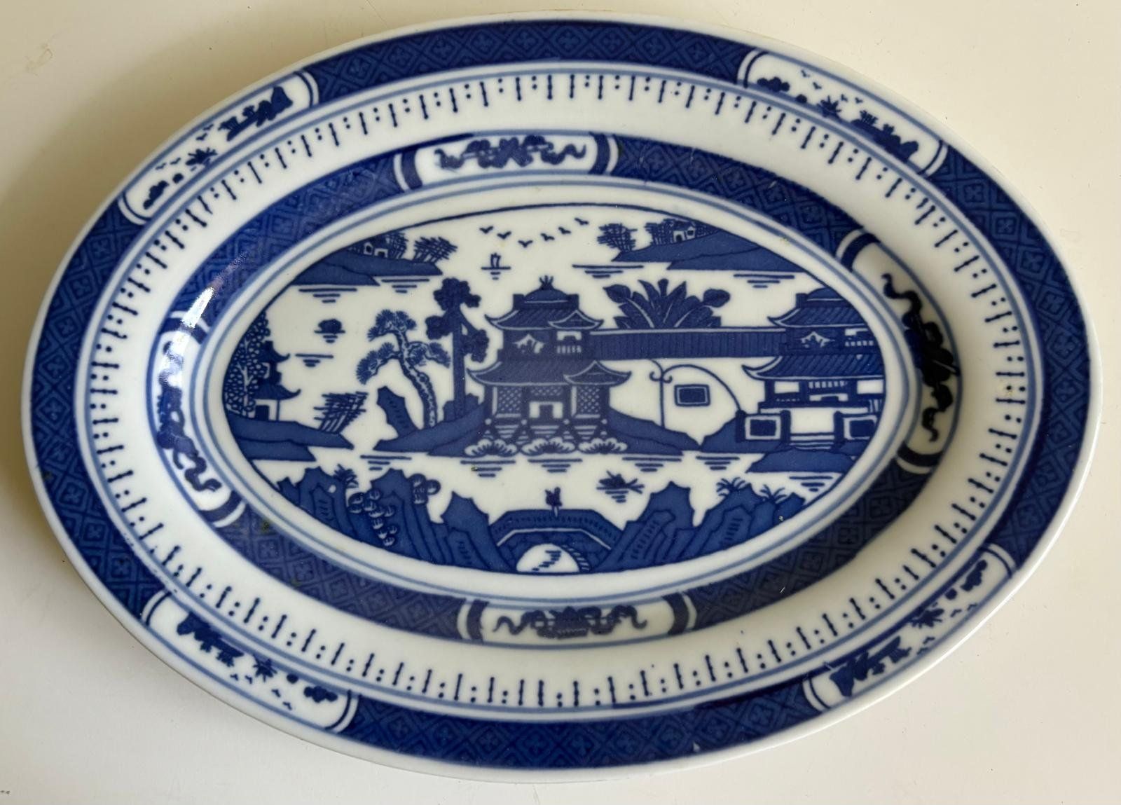 Servierplatten: Ovale kleine Servierplatte China – Gebraucht aus Zürich von Pam-Creation