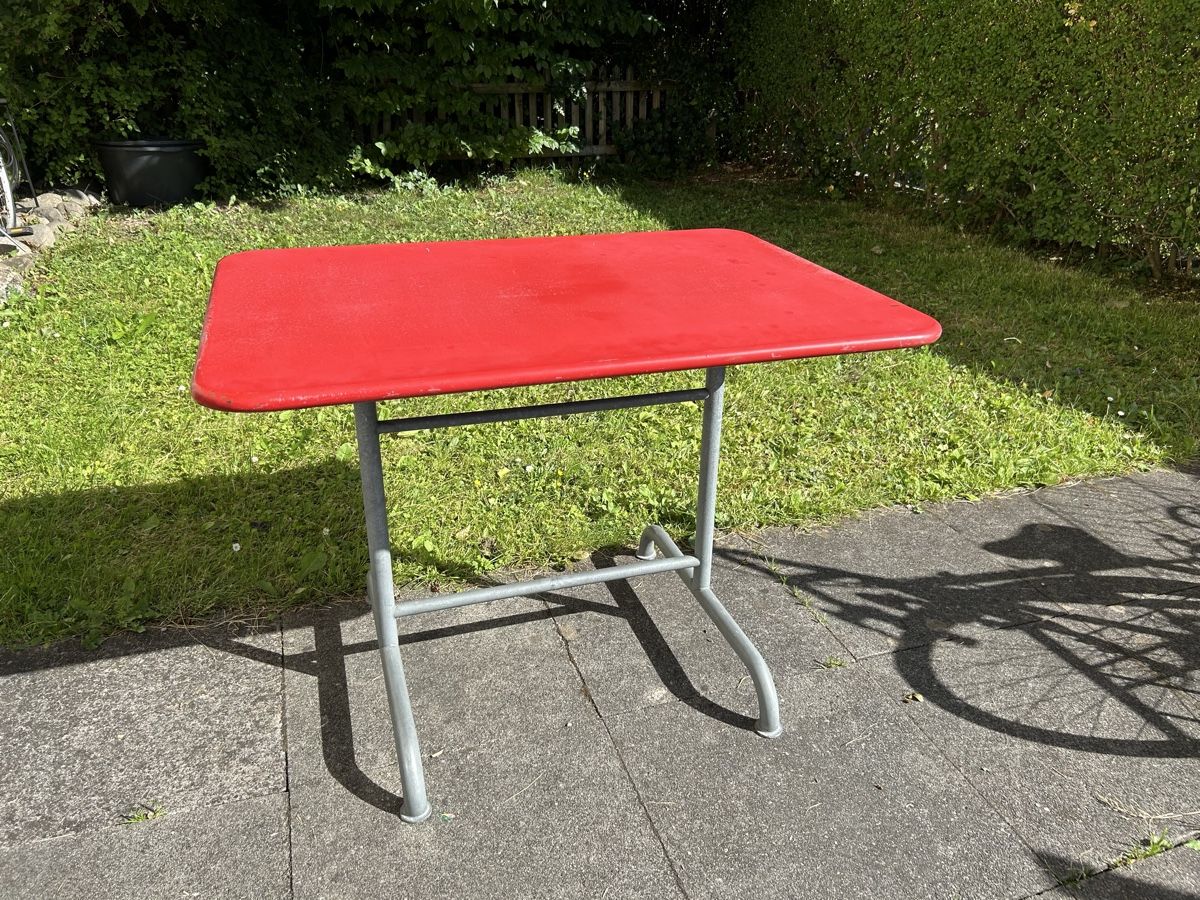 Tables: Blechtisch Sissach – D'occasion à Zürich par ann_9fv5