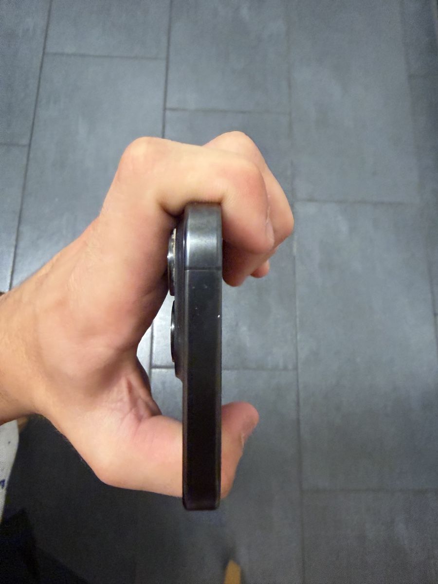 Apple Portables: Iphone 15 pro – D'occasion à Gossau SG par sol_x8x8 1