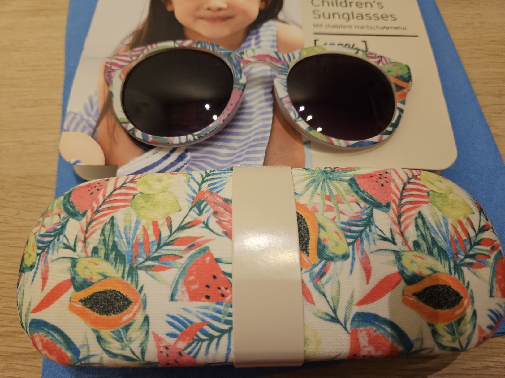 Occhiali & Lenti: Tchibo Kinder Sonnenbrille 100 UV Schutz mit Etui **NEU** – Nuovo e nell'imballaggio originale da Wallisellen venduto da Duranduran 2