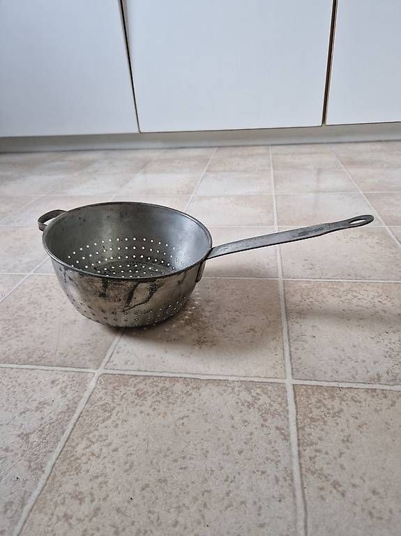 Elettrodomestici da cucina: Altes Sieb klein – Usato da Bettingen venduto da Wolke11
