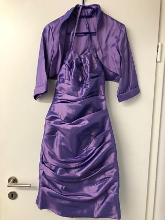 Lila Kleid