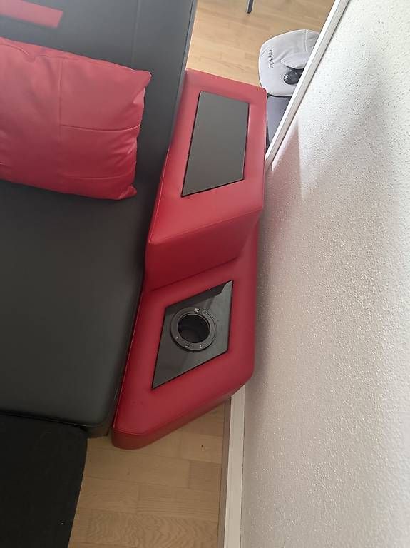 Sofas: Sofa mit Schlaffunktion, LED, USB & Getränkehalter – Gebraucht aus Ermatingen von Nessa22 3