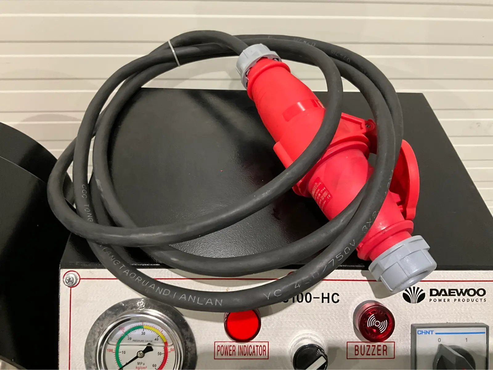 Daewoo Tutte le macchine: AKTION Daewoo 5100 Hydraulikschlauchpresse – Nuovo e nell'imballaggio originale da Buchs ZH venduto da lukas_6708 8