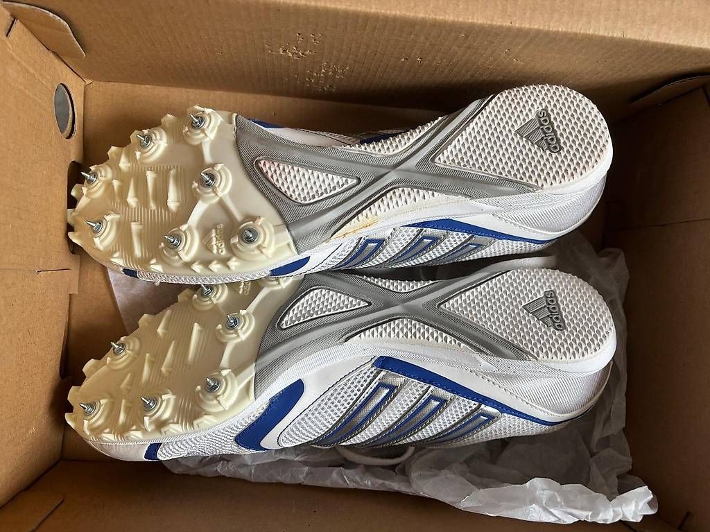 Scarpe da uomo: A vendre chaussures pointes ADIDAS,  taille 44, peu mises – Usato da Marin-Epagnier venduto da Moi 1
