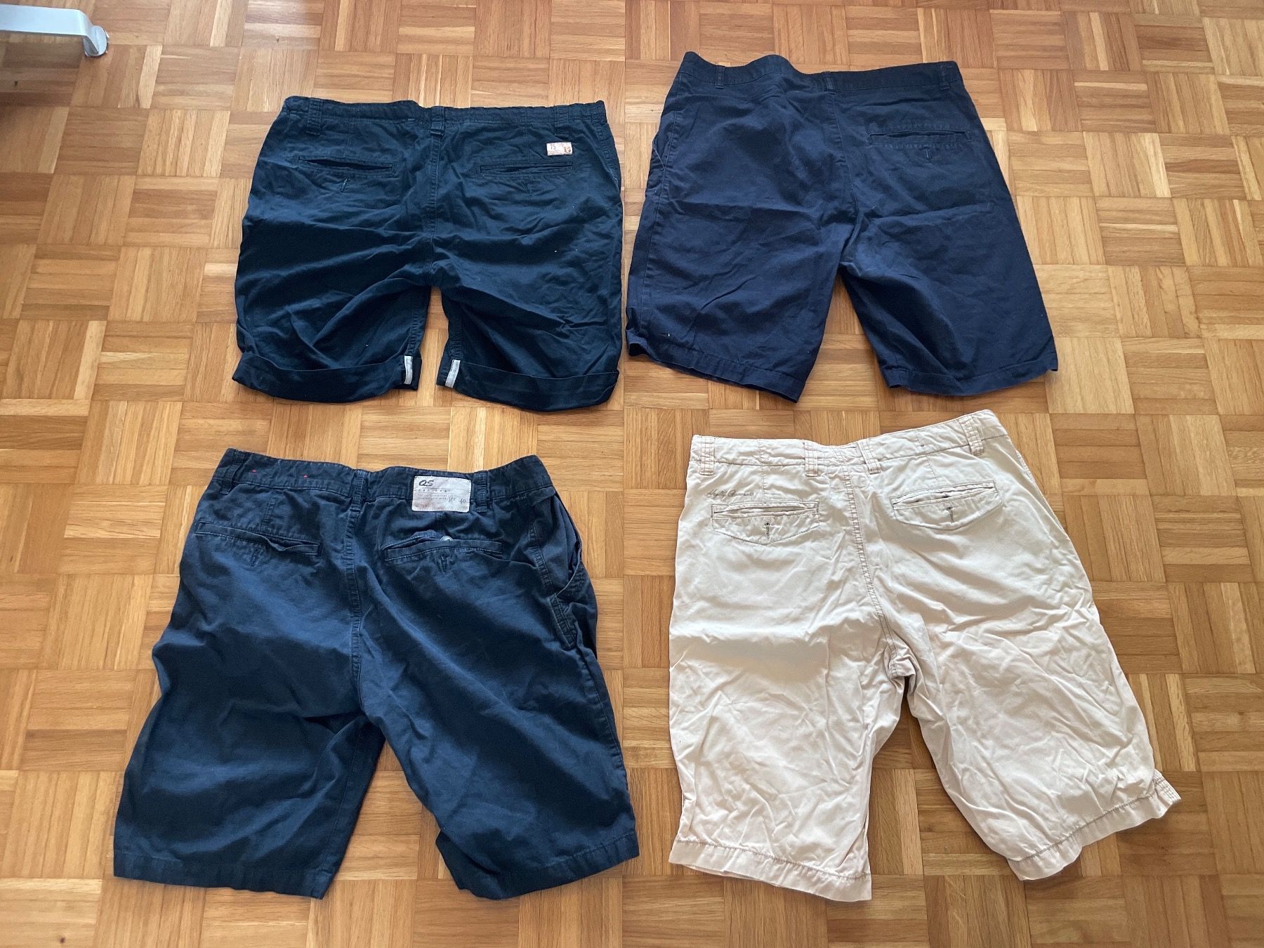 Lotti di vestiti: 4 Shorts / Kurze Hosen – Usato da Lenzburg venduto da R-T-I 3