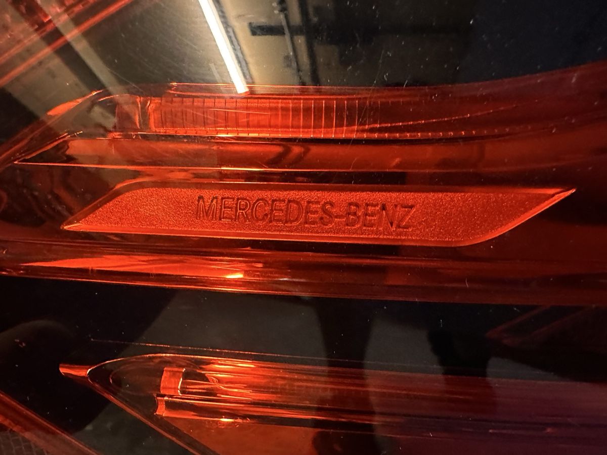 Mercedes-Benz Tutti pezzi di ricambio auto: Rückleuchte Mercedes-Benz W212 – Difettoso da Altstätten SG venduto da fej_527z 1