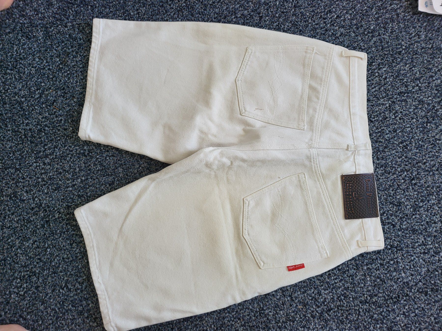 Pantaloni: Kurze weisse Damen Jeans ca. 40-42 – Usato da Horgen venduto da 2CH70 1