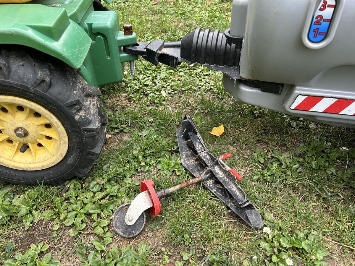 John Deere Fahrzeuge für Kinder: Kindertraktor mit Zubehör – Gebraucht aus Schaffhausen von thomas084 5