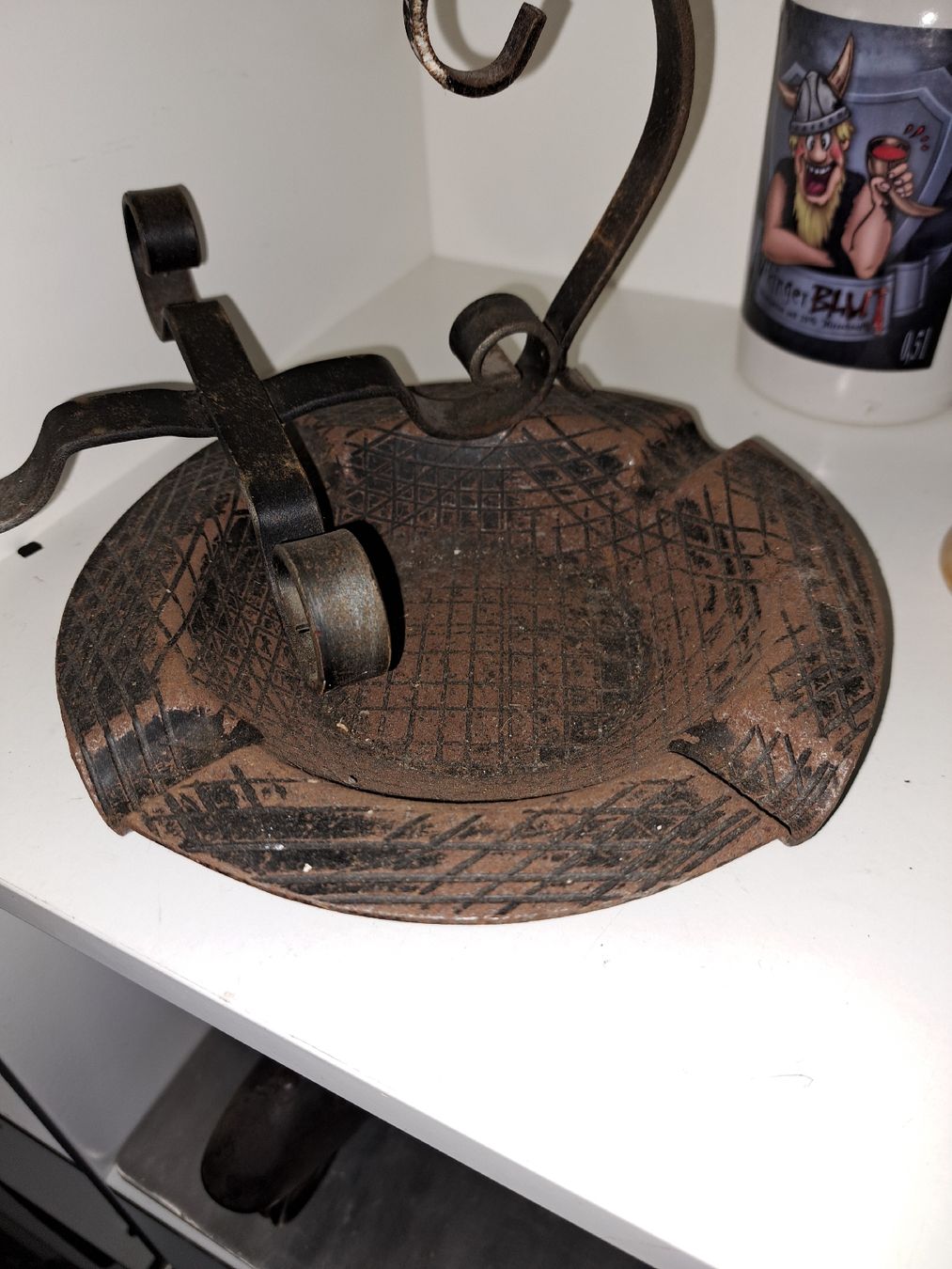 Aschenbecher: Rustikaler Aschenbecher Metall, Vintage  – Gebraucht aus Kölliken von Upcycling-by-Mc-TAM 2
