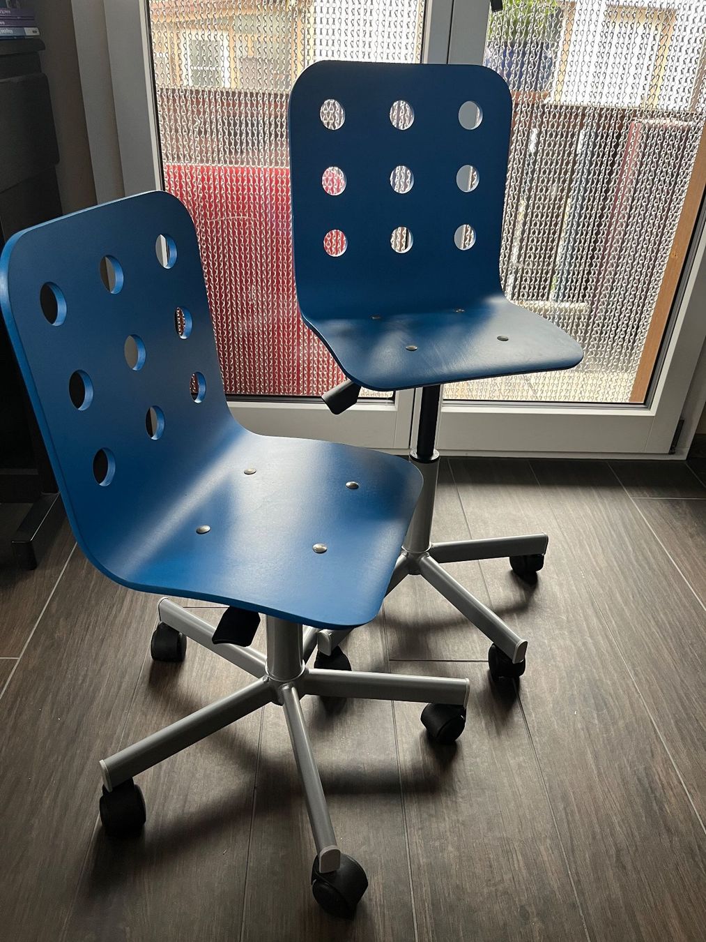 Ikea Set di tavolo e panche: Kindertische und Stühle im Set – Usato da Spiez venduto da Hekjiani