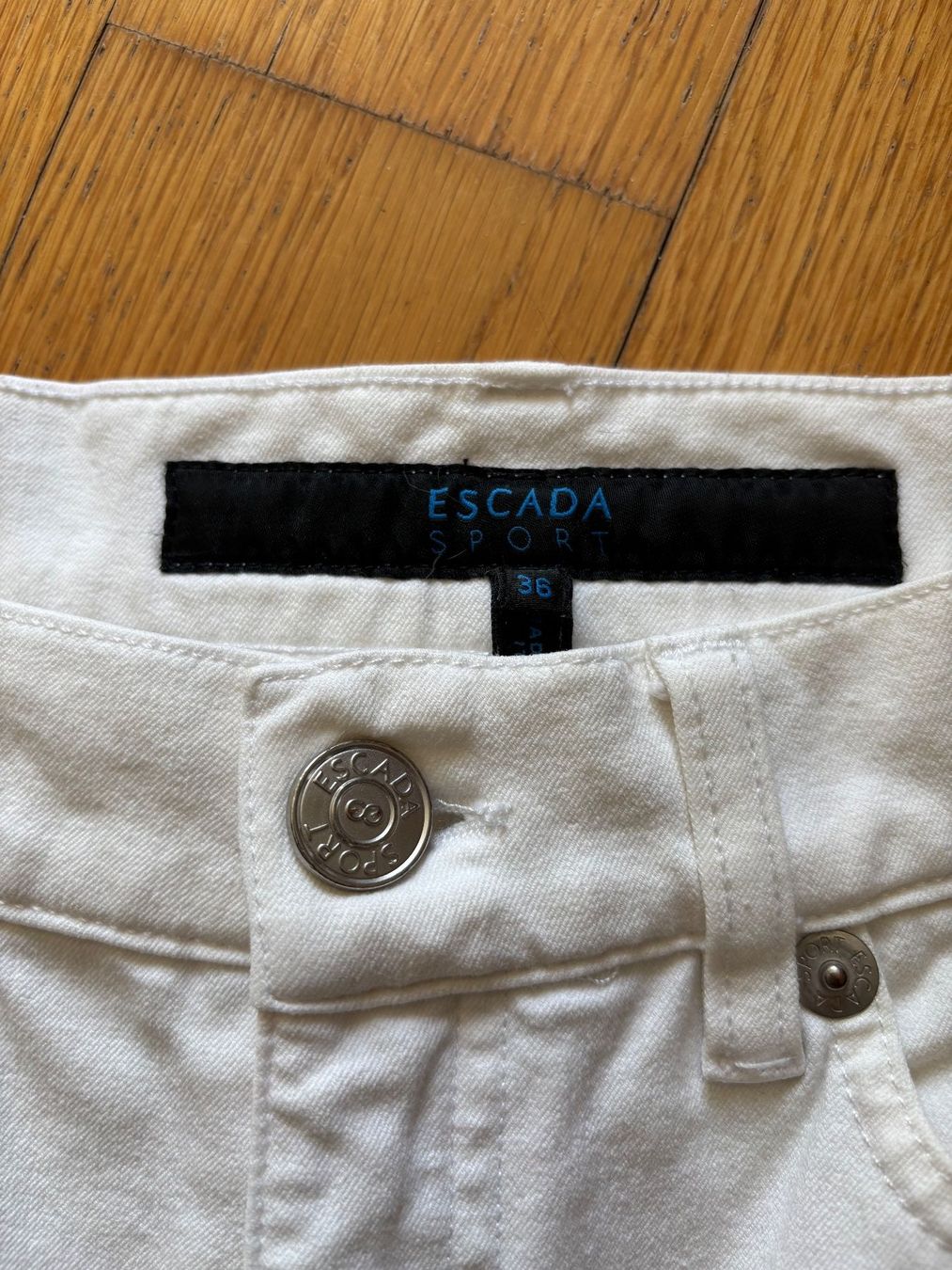 Escada Jeans: Escada Jeans Damen – Usato da Gümligen venduto da ZepIV 2