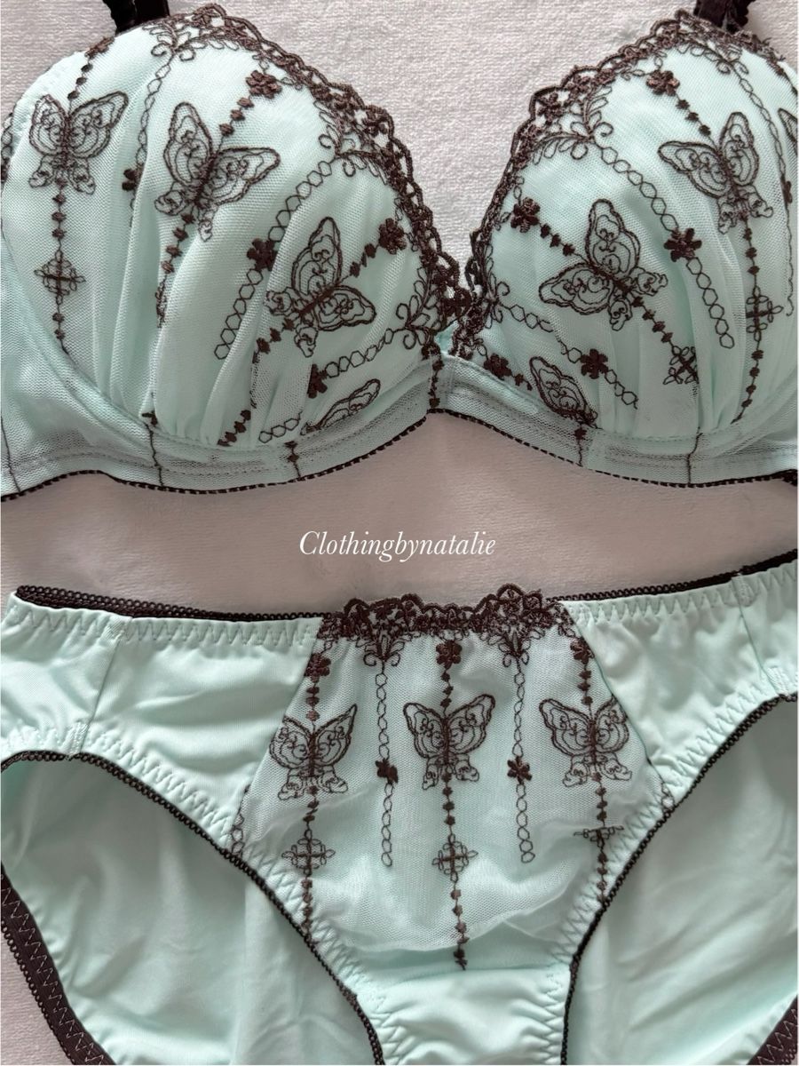 Sonstige Unterwäsche: Japanese Mint Lingerie Set Size 75C – Neu und originalverpackt aus Menzingen von Loveshopping 4