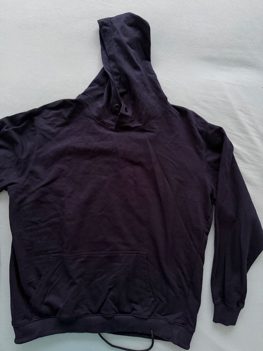 Maglioni & Felpe: Sweat à capuche blue foncé    – Nuovo (secondo la descrizione) da Genève venduto da len_5q5n