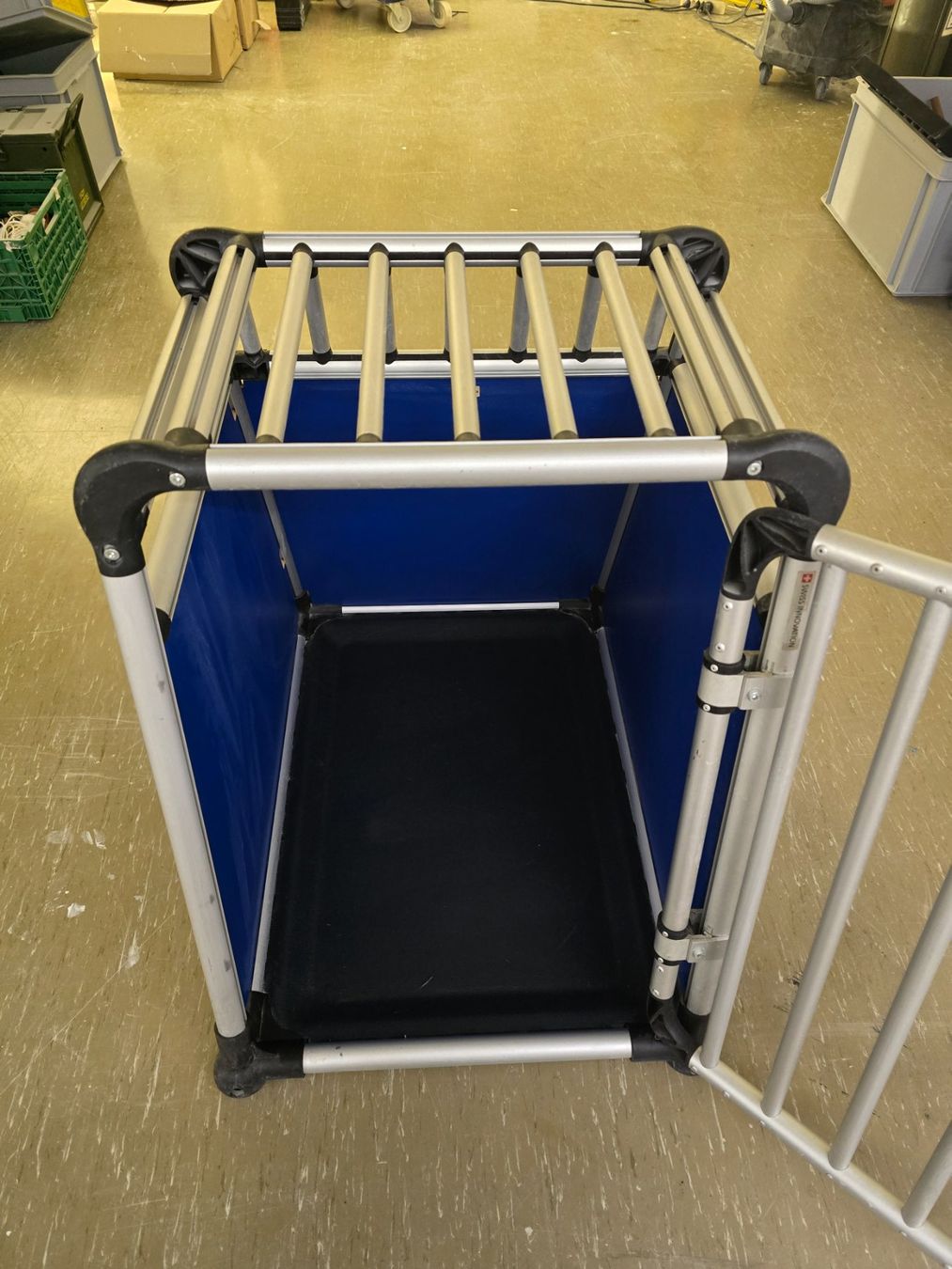 Liege- & Schlafplätze: Hunde Transport Box – Gebraucht aus Unteriberg von Blixbuller
