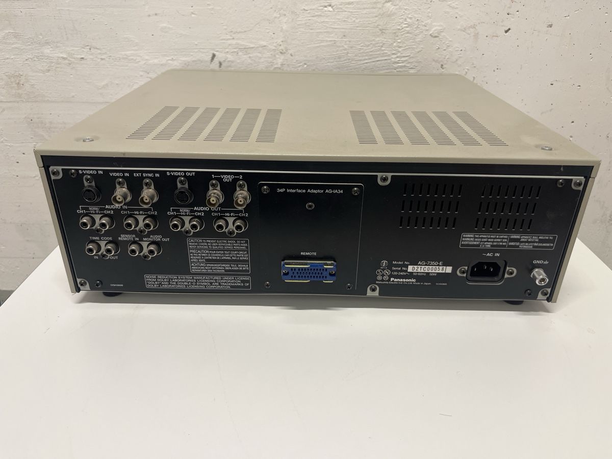 Panasonic Registratori: Videorecorder Panasonic AG-7350-E S-VHS Profi-Gerät – Usato da Dettighofen venduto da Moshop 5