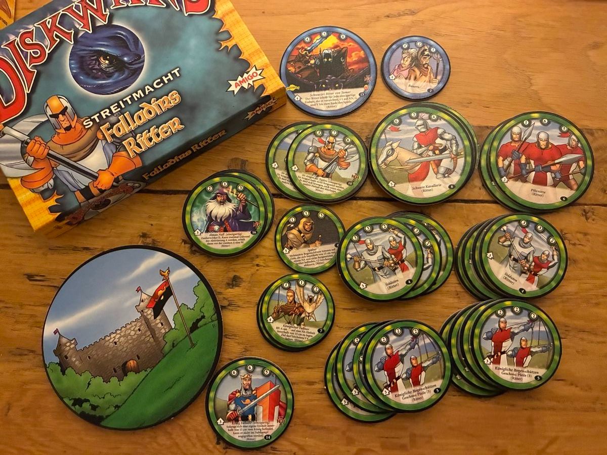 Amigo Giochi: Disk Wars - Table Top Set mit allen Fraktionen – Usato da Solothurn venduto da sebastianernst87 1